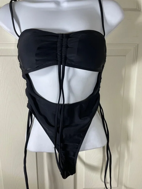 SHEIN Black Cutout One-Piece Swimsuit - Picture 2 of 5